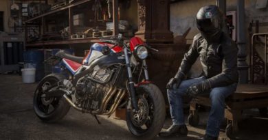 Η CBR900RR της Foolish Garage