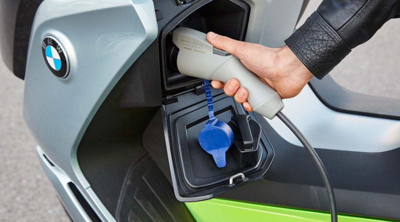 BMW C Evolution Scooter 2018 charging plug