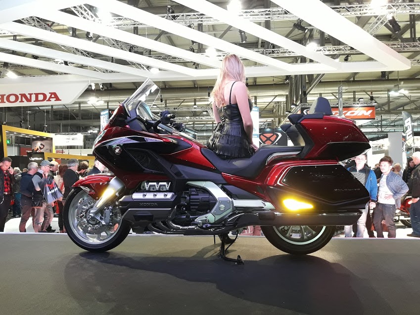 Eicma 2017 Η εμφάνιση της Honda Gold Wing 2018 Honda Gold Wing GL1000 1975 - Ένας θρύλος γεννιέται - Eicma 2017 Η εμφάνιση της Honda Gold Wing 2018