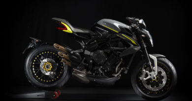 MV Agusta Brutale Dragster 800 RR 2018 Right Black Yellow