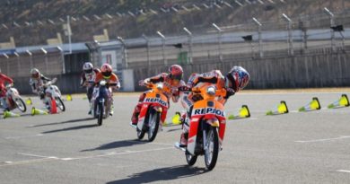 Marquez VS Pedrosa on Honda Super Cub