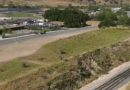 Motocrosser escapes police with huge jump - BT
