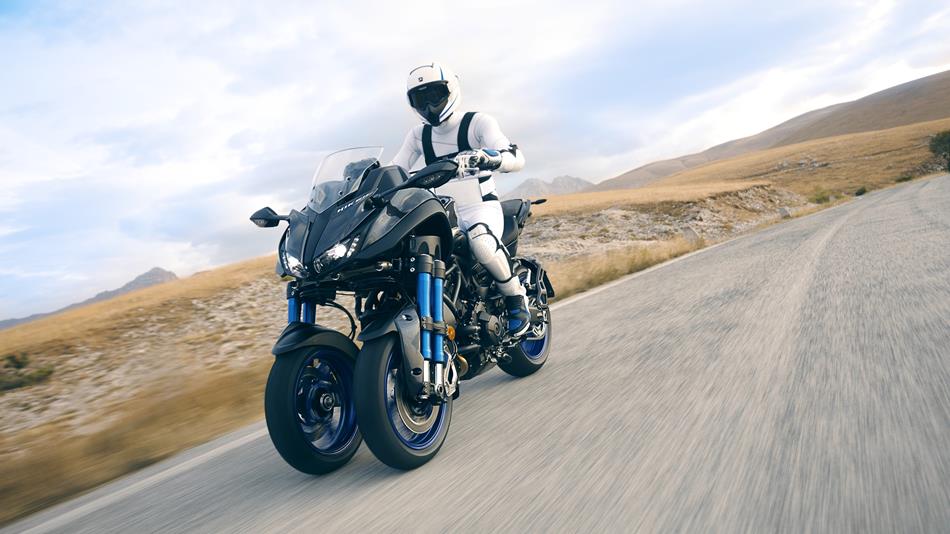 Yamaha Niken με οδηγό κάποιο από την ταινία "Star Wars" Yamaha Niken με οδηγό κάποιο από την ταινία "Star Wars"